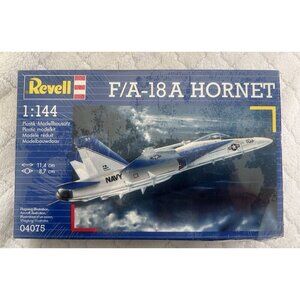 Revell 1/144 Scale F/A-18A Hornet Model Plastic Aircraft Kit no 4075. Sealed Box